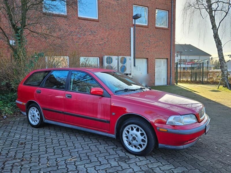 Rot Gebraucht 1998 Volvo V40 Kombi | 890 € (Fairer Preis) - Bild 1/4