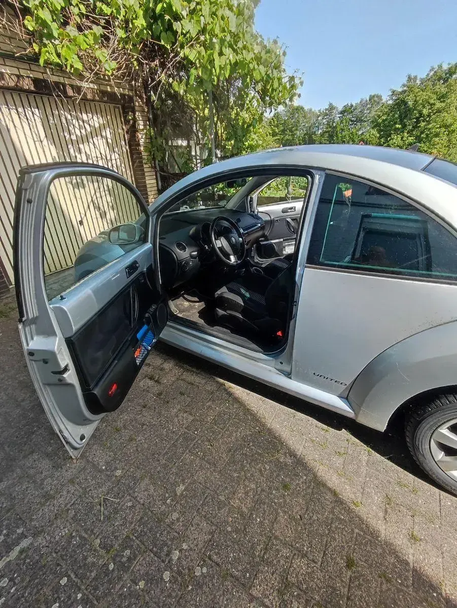 Gebraucht VW Beetle 105 PS (77 kW) 2009 Silber Kleinwagen