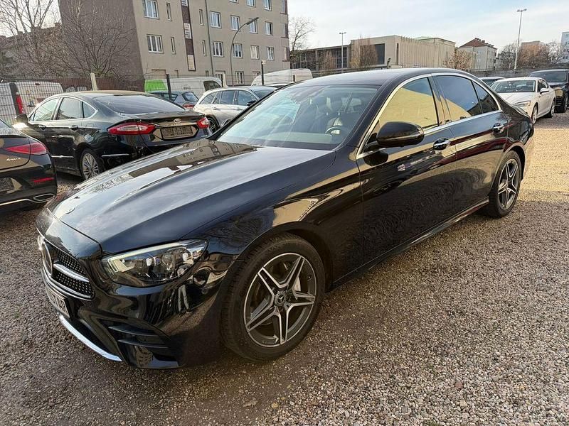 Schwarz Gebraucht 2021 Mercedes E220 Premium Limousine | 24.950 € (Fairer Preis) - Bild 1/4