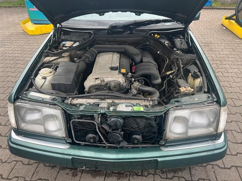 Second-hand Mercedes E280 193 CP (141 kW) 1994 Verde Berlinǎ