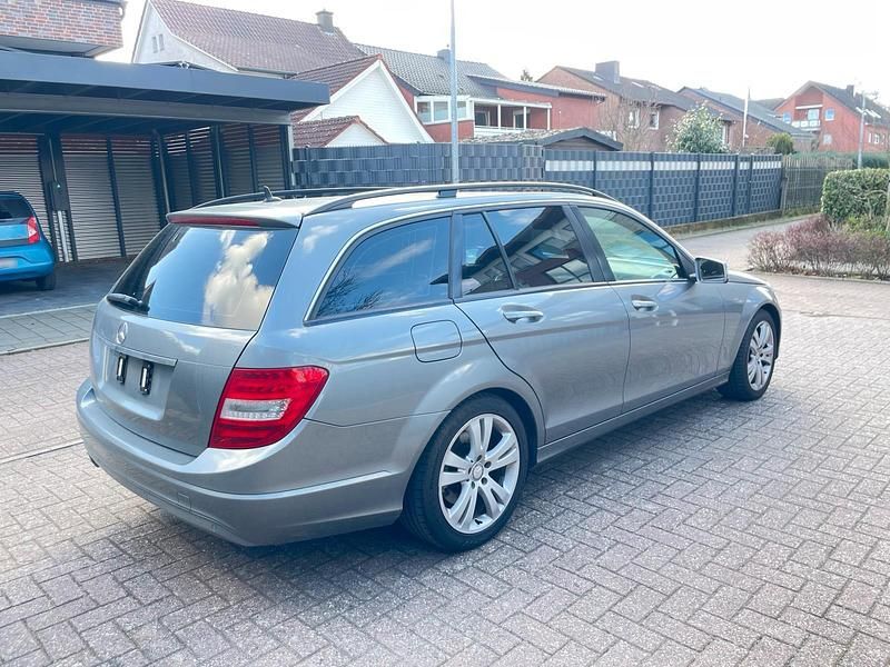 Gebraucht Mercedes C250 204 PS (150 kW) 2012 Grau Kombi