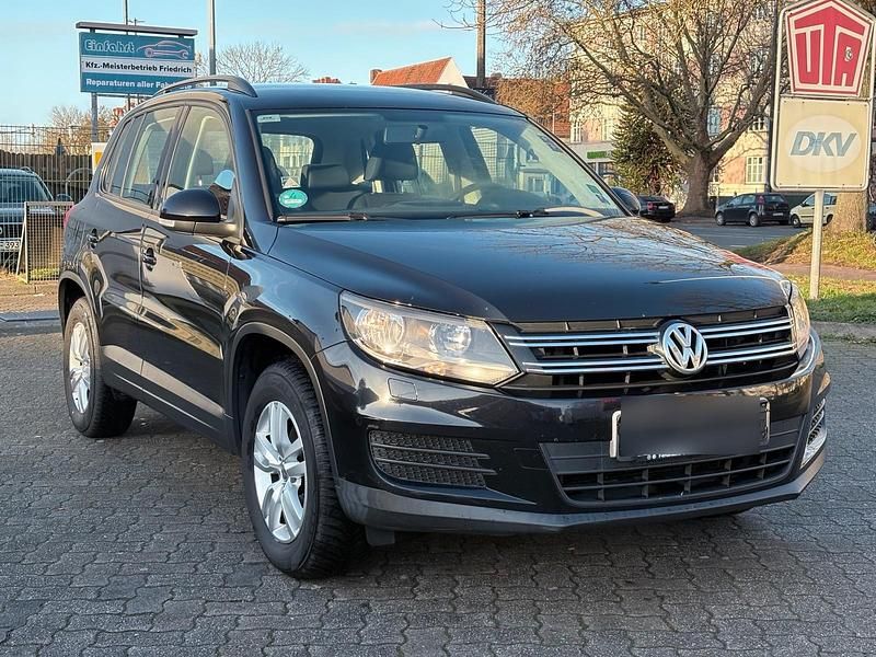 Schwarz Gebraucht 2012 VW Tiguan Trendline SUV | 6.300 € (Guter Preis) - Bild 1/4