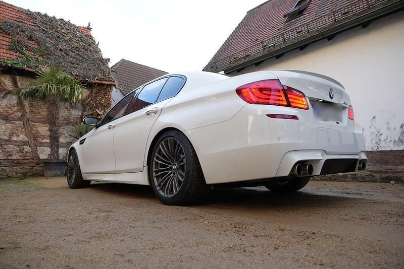 Gebraucht BMW M5 Shadowline 560 PS (411 kW) 2013 Weiß Limousine