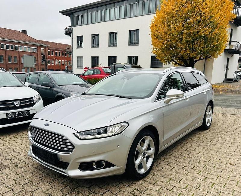 Silber Gebraucht 2018 Ford Mondeo Titanium Limousine | 8.900 € (Fairer Preis) - Bild 1/4