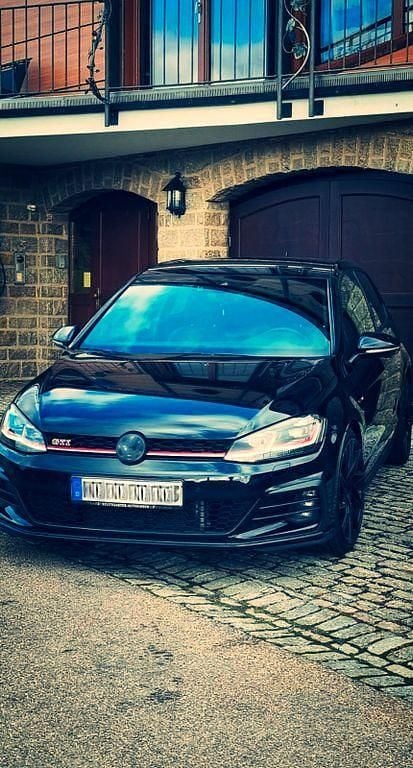 Schwarz Gebraucht 2017 VW Golf VII GTI Limousine | 16.300 € (Superpreis) - Bild 1/4
