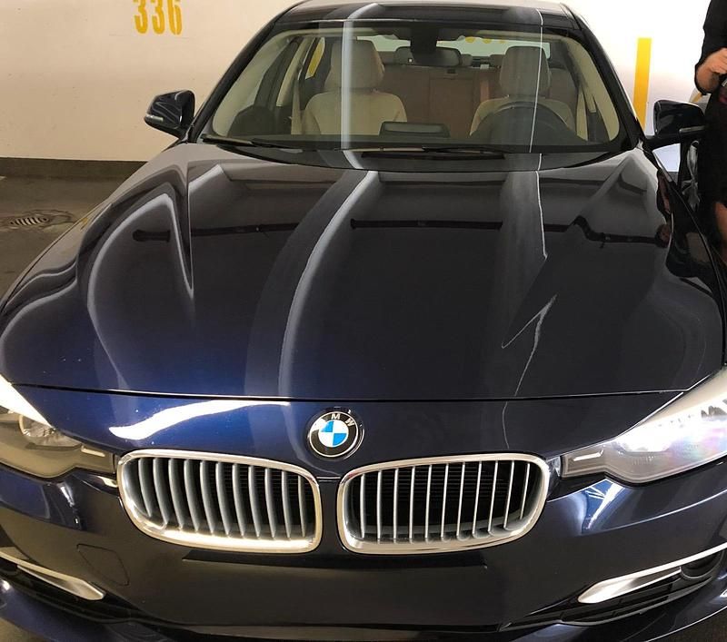 Blau Gebraucht 2015 BMW 320 Limousine | 7.999 € (Guter Preis) - Bild 1/4