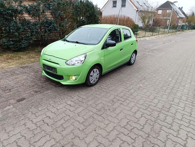 Gebraucht Mitsubishi Space Star 71 PS (52 kW) 2014 Grün Kleinwagen