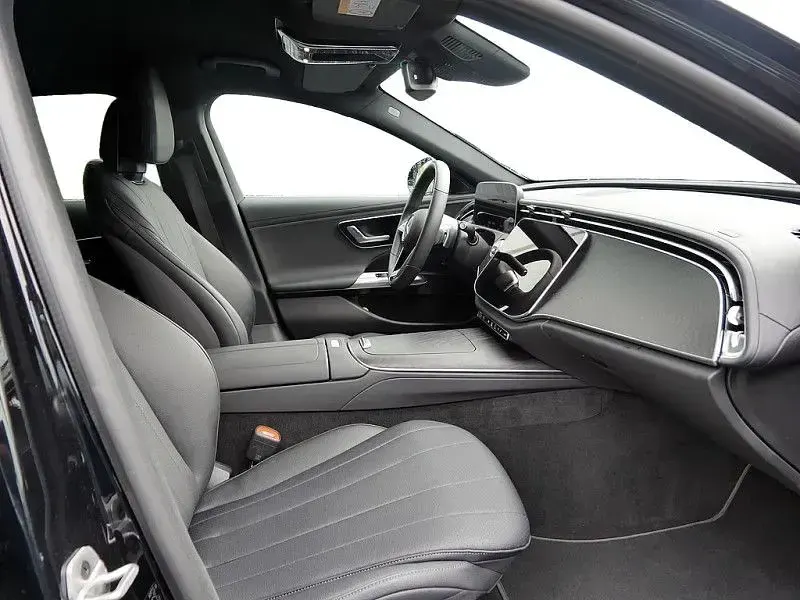 Gebraucht Mercedes E200 Avantgarde 163 PS (119 kW) 2026 Schwarz Kombi