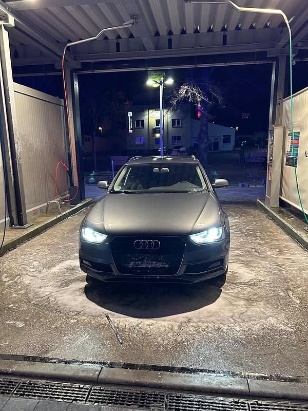 Gebraucht Audi A4 S-Line 177 PS (130 kW) 2015 Grau Kombi