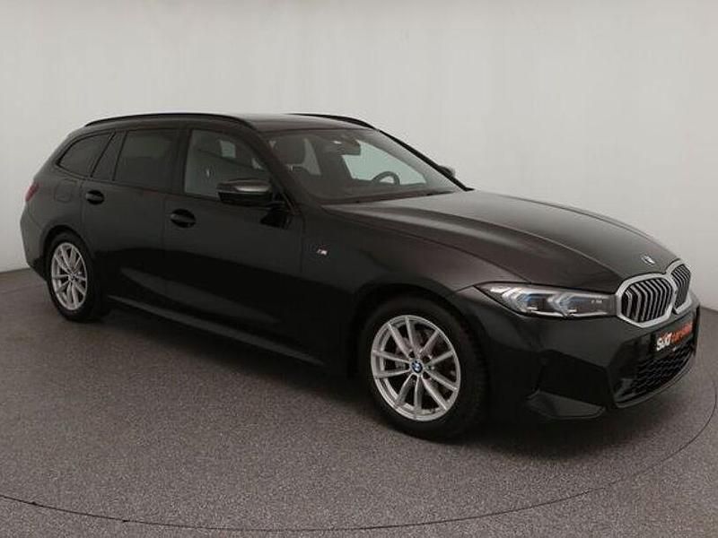 Gebraucht BMW 320 M Sport 190 PS (139 kW) 2025 Black sapphire Kombi