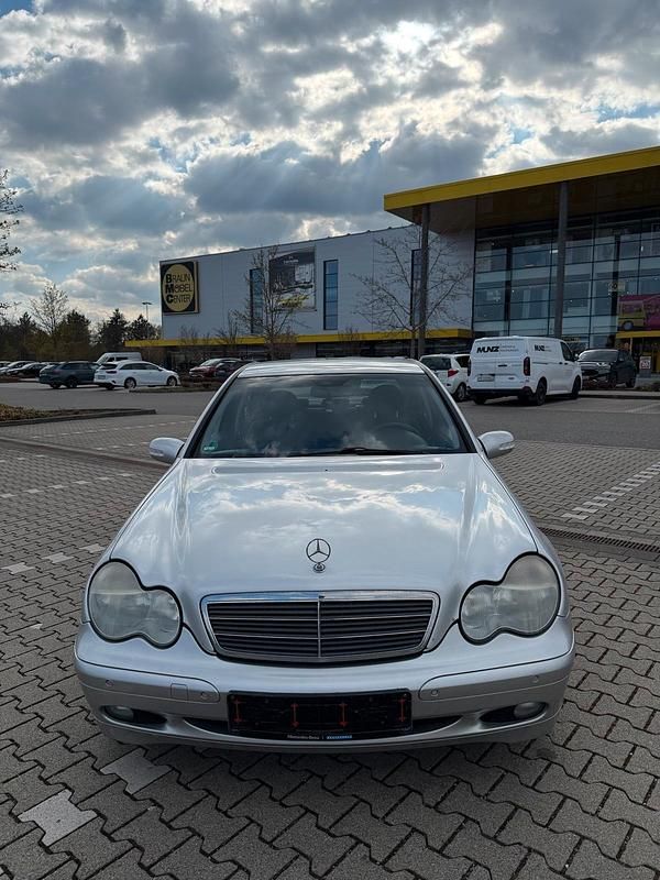 Gebraucht Mercedes C180 143 PS (105 kW) 2002 Silber Limousine