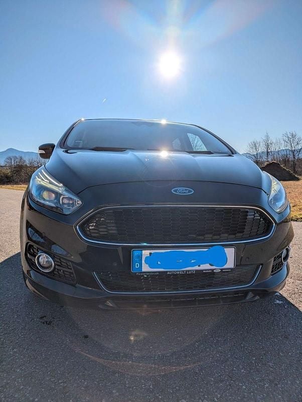 Gebraucht Ford S-MAX Titanium 209 PS (153 kW) 2017 Schwarz Van / Kleinbus