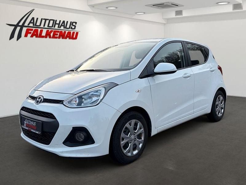 Weiß Gebraucht 2016 Hyundai i10 Style Kleinwagen | 6.890 € (Fairer Preis) - Bild 1/4
