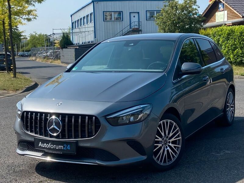Grau Gebraucht 2019 Mercedes B250 Van / Kleinbus | 21.899 € (Superpreis) - Bild 1/4