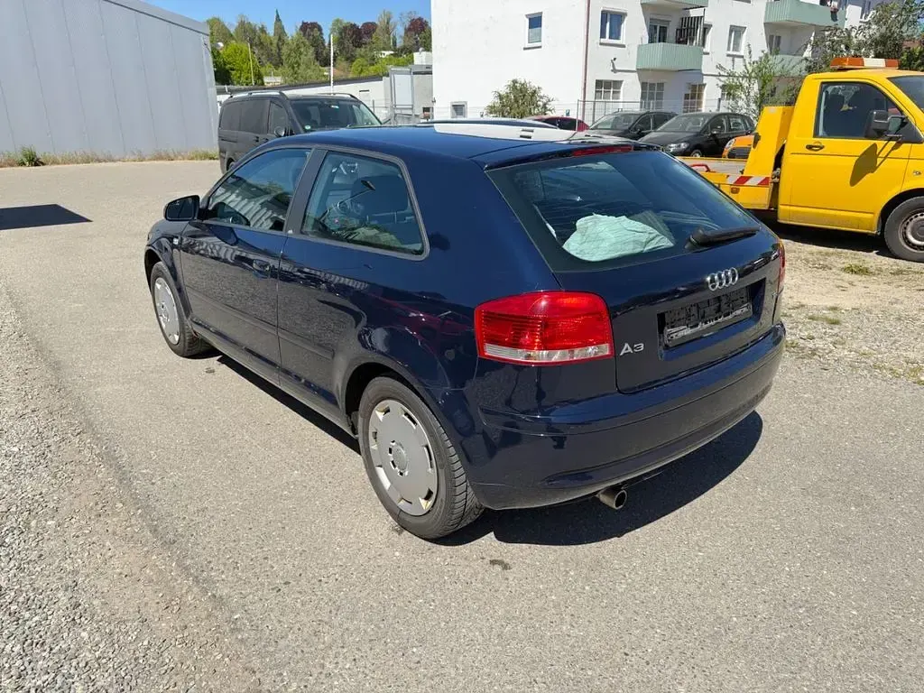 Używany Audi A3 Attraction 102 KM (75 kW) 2005 Niebieski Hatchback