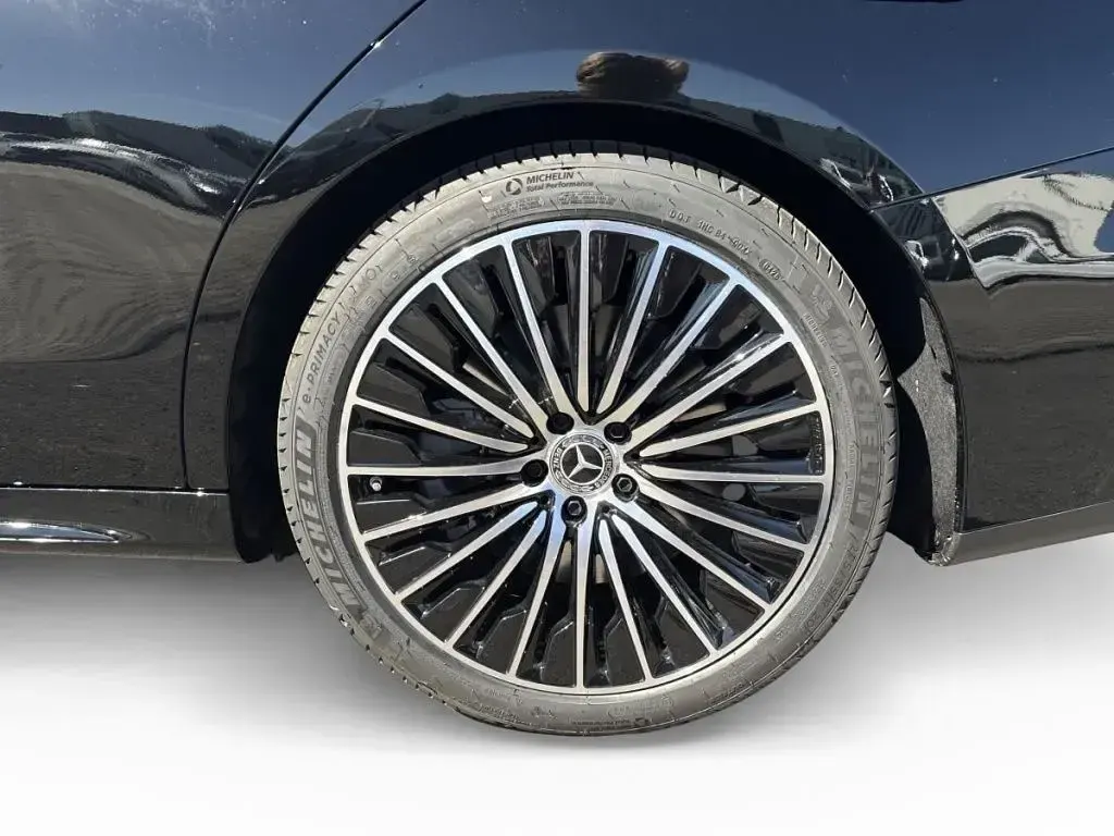 Gebraucht Mercedes E300 AMG 197 PS (144 kW) 2026 Schwarz Kombi