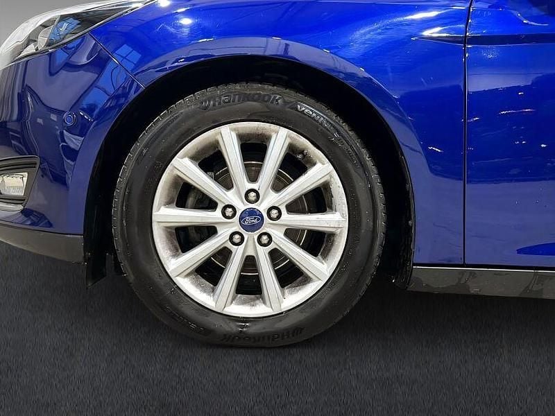 Gebraucht Ford Focus Titanium 125 PS (91 kW) 2016 Blau Limousine