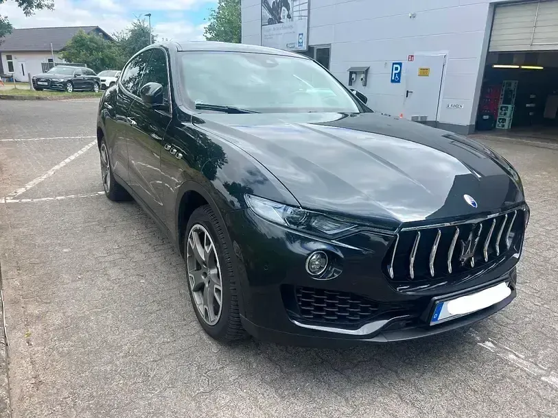 Gebraucht Maserati Levante 275 PS (202 kW) 2019 Schwarz SUV
