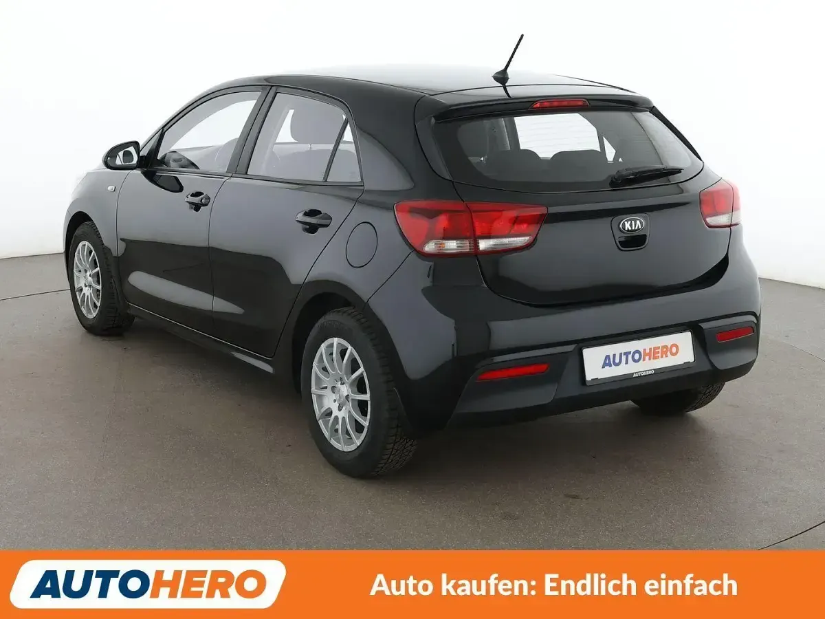 Gebraucht Kia Rio Attract 84 PS (61 kW) 2018 Schwarz Kleinwagen