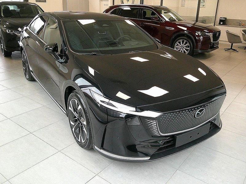 Schwarz Neu 2025 Mazda 6e Takumi-Line Limousine | 38.580 € (Superpreis) - Bild 1/4