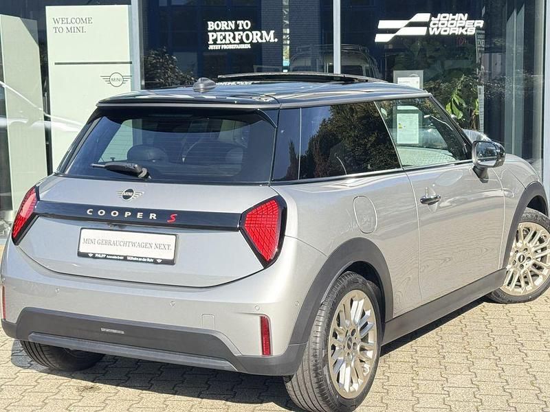 Gebraucht Mini Cooper S 204 PS (150 kW) 2024 Melting silver iii Kleinwagen