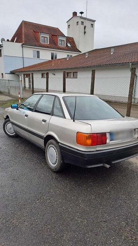 Gebraucht Audi 80 90 PS (66 kW) 1986 Silber Limousine