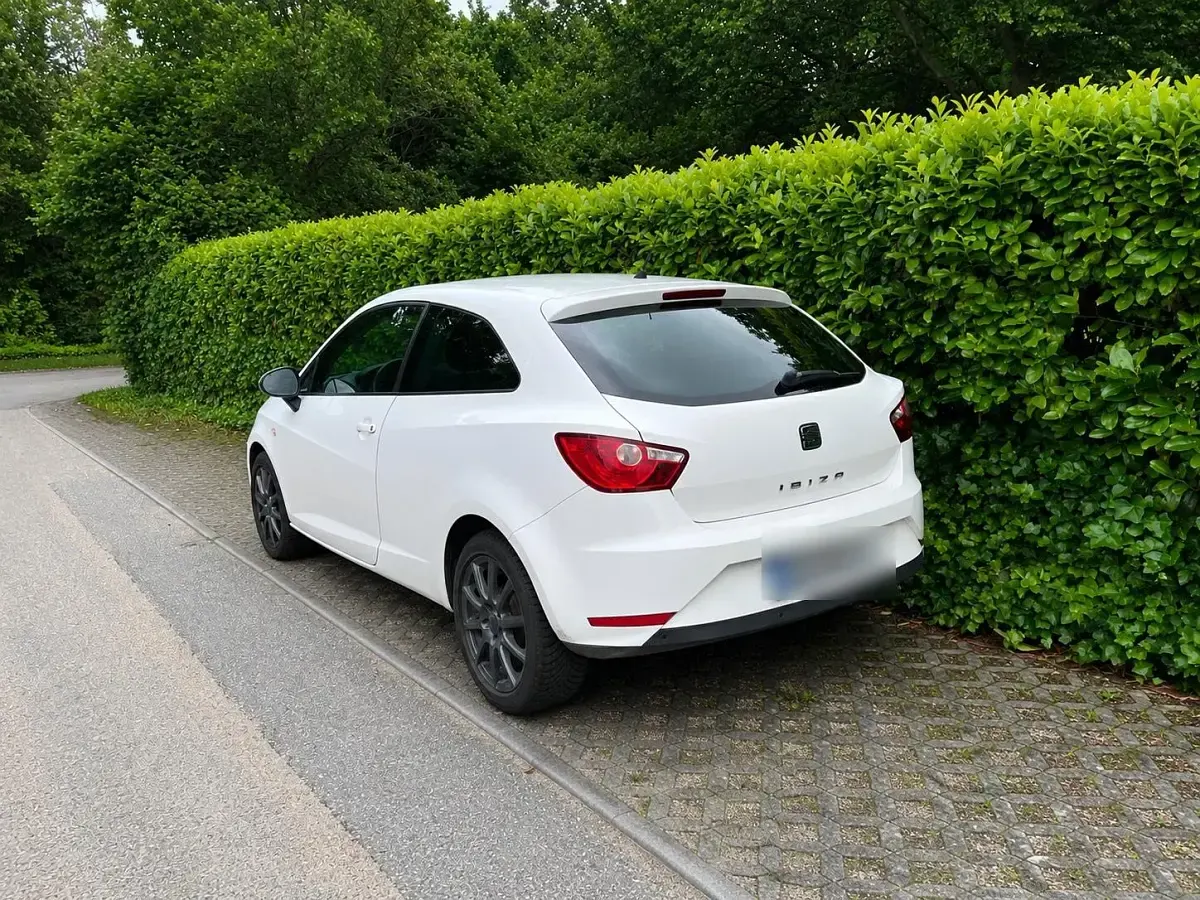 Gebraucht Seat Ibiza Reference 85 PS (62 kW) 2012 Weiß Coupé