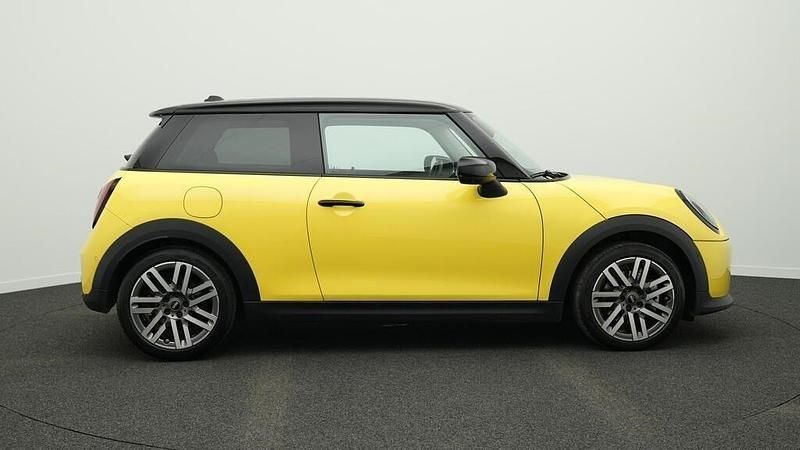 Gebraucht Mini Cooper Classic 156 PS (114 kW) 2024 Gelb Kleinwagen