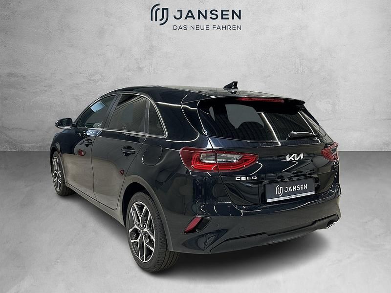 Neu Kia Ceed 140 PS (102 kW) 2025 Schwarz Kleinwagen