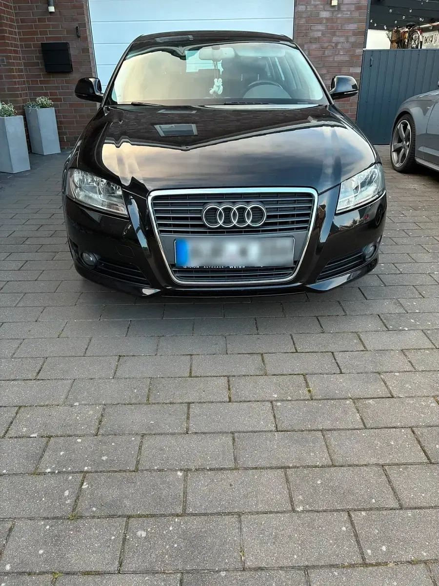 Gebraucht Audi A3 105 PS (77 kW) 2010 Schwarz Kleinwagen
