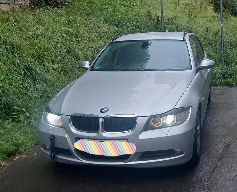 Silber Gebraucht 2008 BMW 320 Kombi | 2.300 € (Superpreis) - Bild 1/4