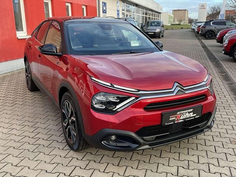 Gebraucht Citroën e-C4 Shine 100 kW (136 PS) 2023 Elixirrot perleffekt Limousine
