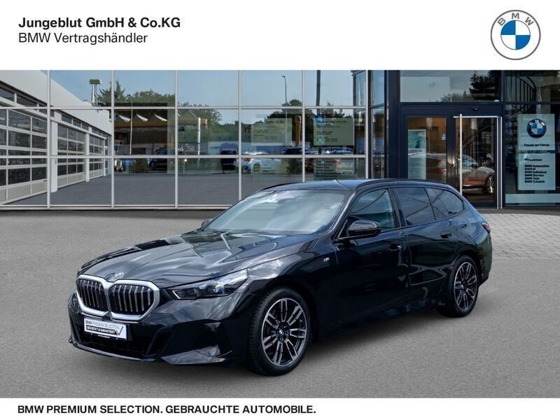 Schwarz Gebraucht 2024 BMW 520 M Sport Kombi | 49.870 € (Guter Preis) - Bild 1/3