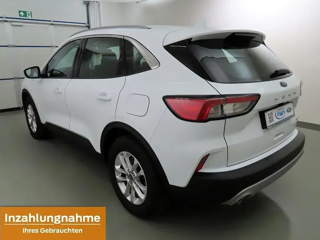 Gebraucht Ford Kuga Titanium 224 PS (164 kW) 2022 Weiß SUV