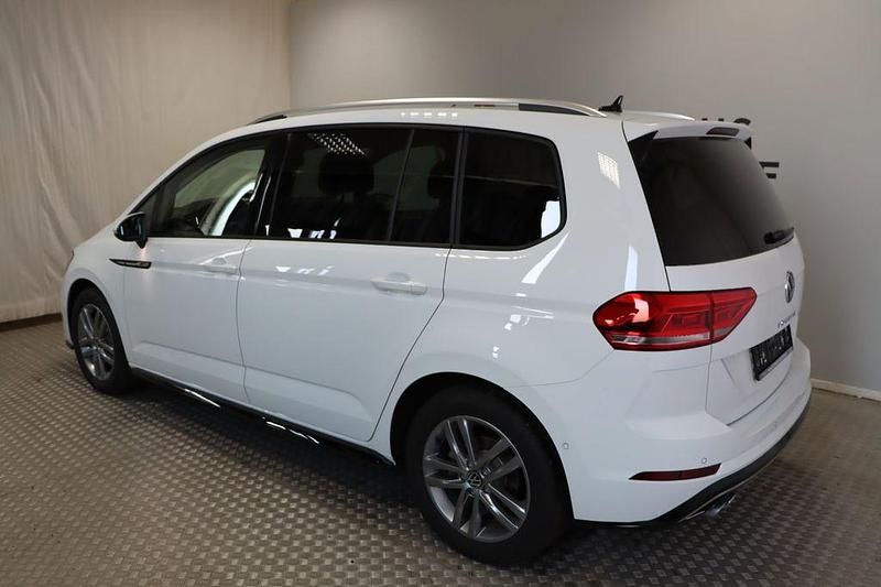 Gebraucht VW Touran R-line 150 PS (110 kW) 2024 Weiß Van / Kleinbus