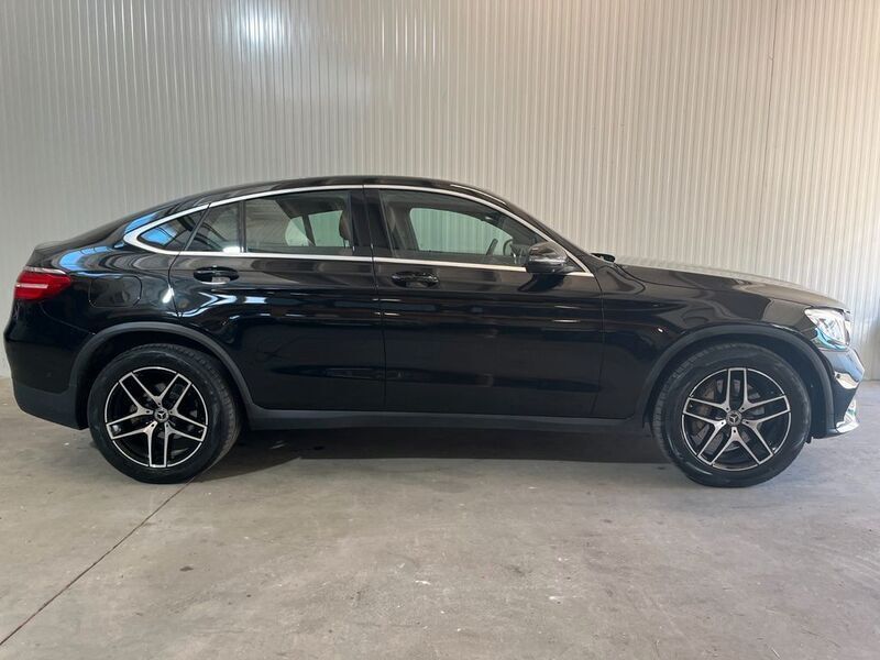 Schwarz Gebraucht 2017 Mercedes GLC250 AMG Coupé | 26.999 € (Fairer Preis) - Bild 1/4