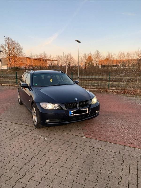 Gebraucht BMW 320 163 PS (119 kW) 2007 Silber Kombi