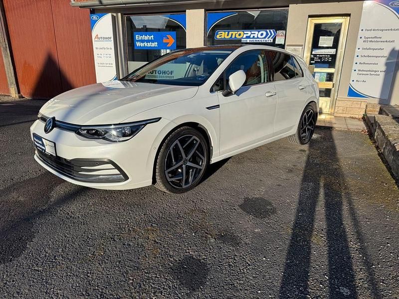 Gebraucht VW Golf VII Style 150 PS (110 kW) 2021 Weiß Kleinwagen