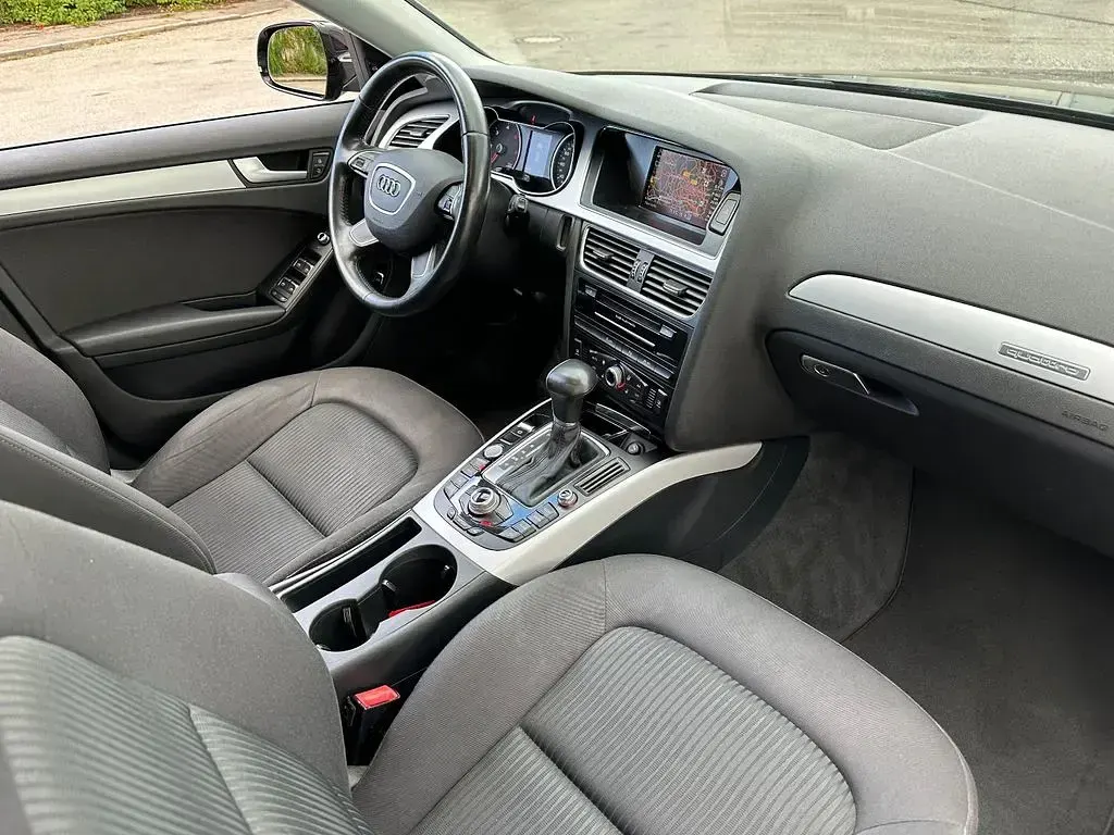 Gebraucht Audi A4 Attraction 190 PS (139 kW) 2015 Schwarz Kombi