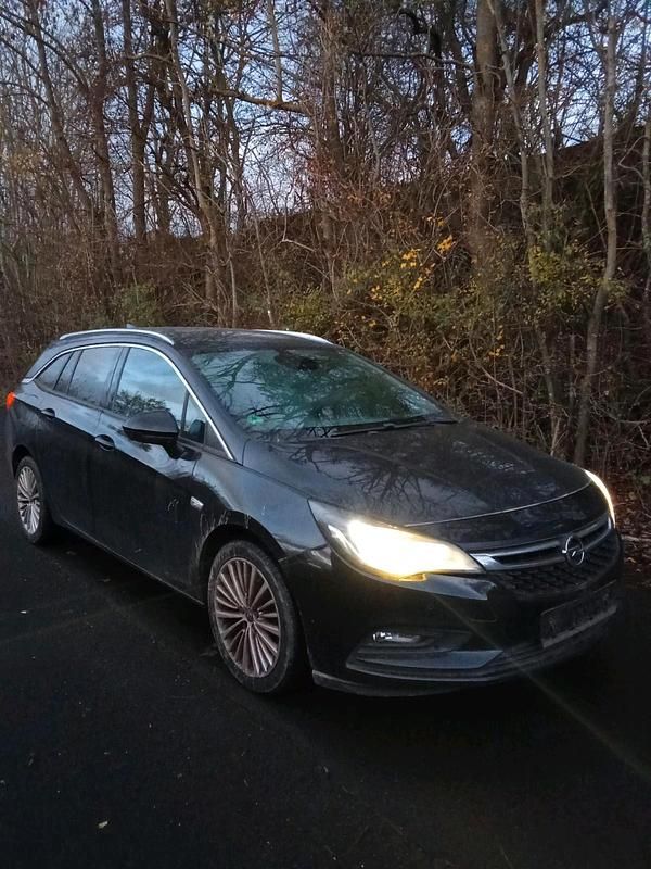 Schwarz Gebraucht 2017 Opel Astra Sport Kombi | 3.600 € (Superpreis) - Bild 1/4