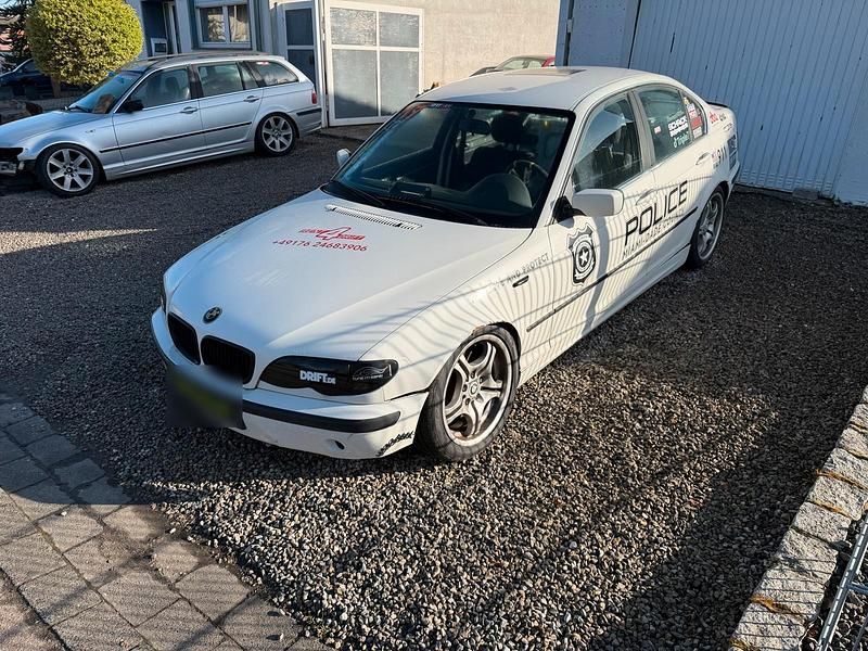 Gebraucht BMW 325 210 PS (154 kW) 2002 Weiß Limousine