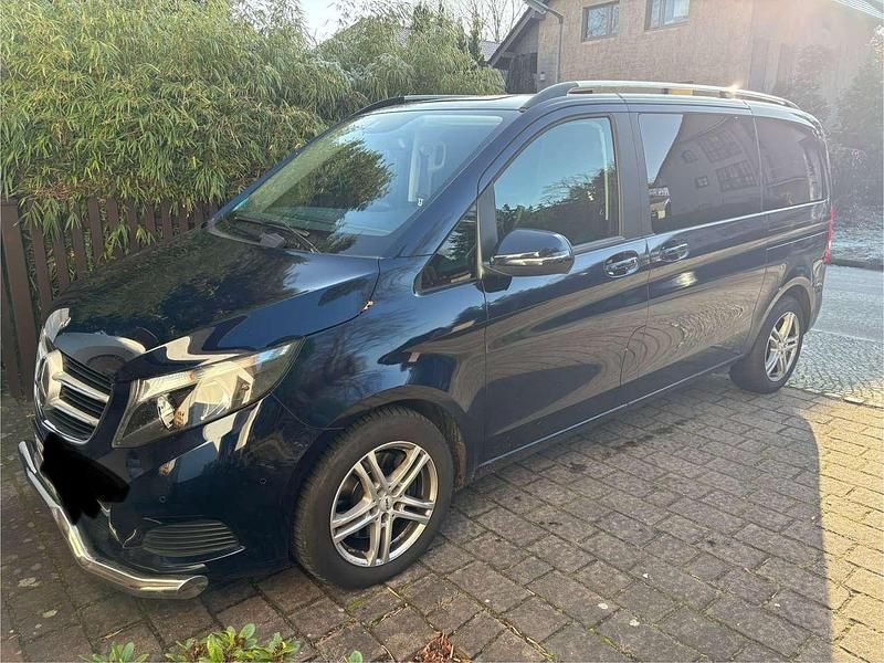 Gebraucht 2018 Mercedes V220 Edition Van / Kleinbus | 34.500 € (Superpreis) - Bild 1/4