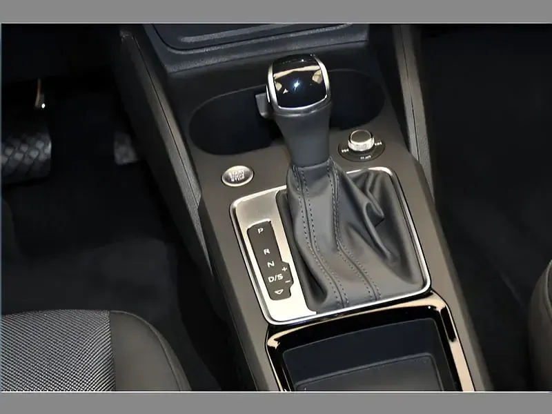 Gebraucht Audi Q2 150 PS (110 kW) 2025 Grau SUV