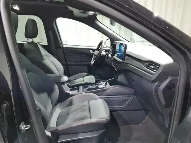 Gebraucht Ford Kuga ST-Line X 186 PS (136 kW) 2025 Schwarz SUV