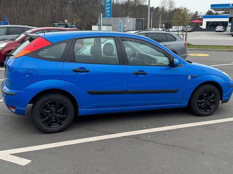 Second-hand Ford Focus 2003 Albastru Hatchback