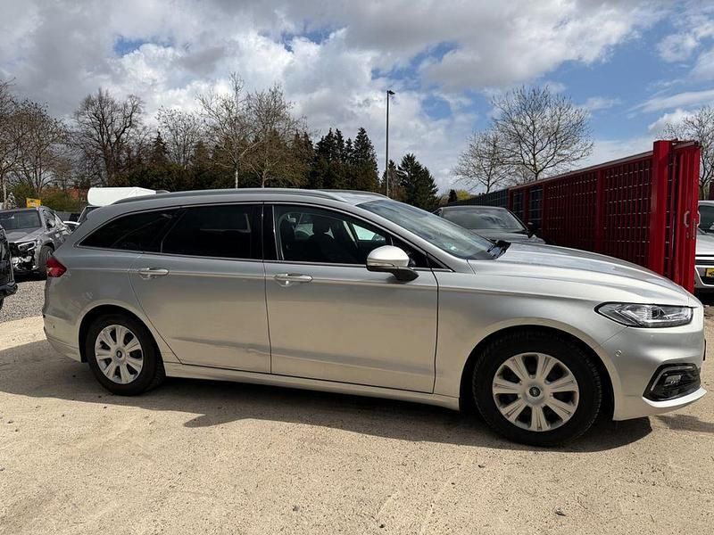Gebraucht Ford Mondeo Titanium 190 PS (139 kW) 2022 Grau Limousine