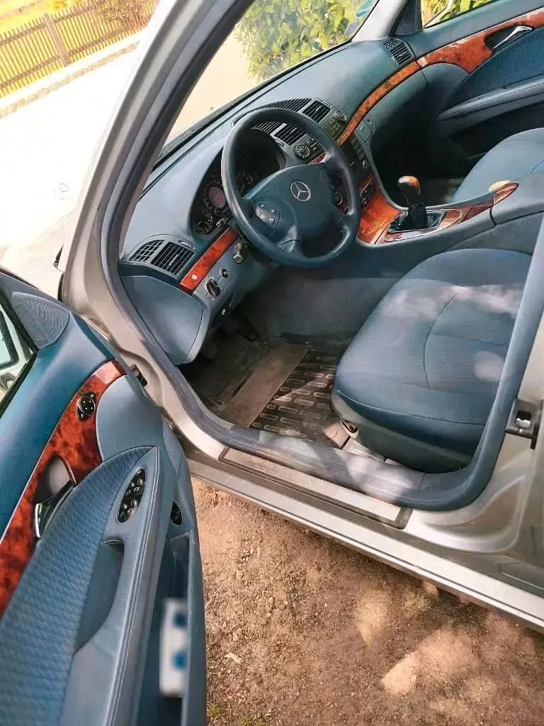 Gebraucht Mercedes E240 177 PS (130 kW) 2002 Grau Limousine