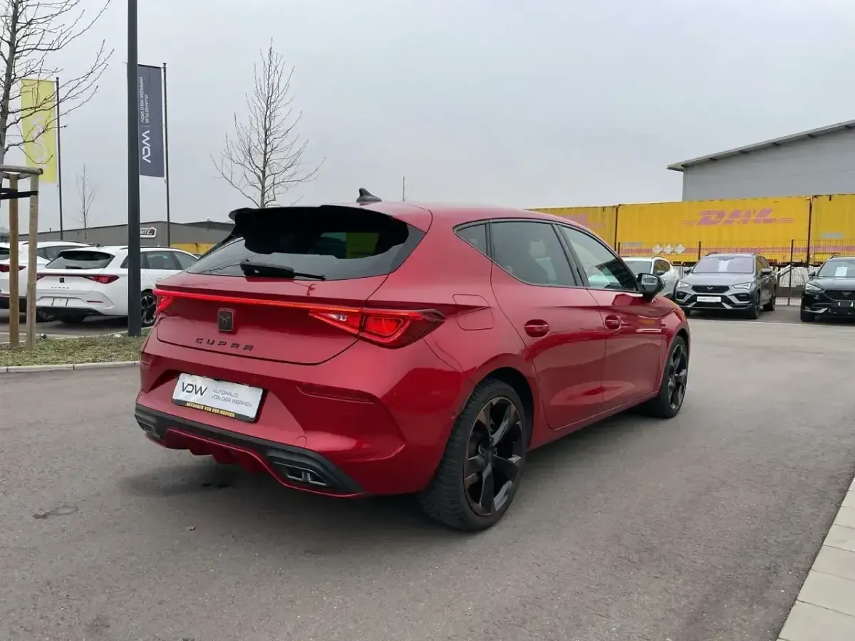 Usata Cupra Leon 110 CV (80 kW) 2024 Rosso Berlina