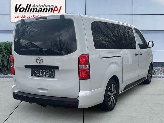 Gebraucht Toyota Proace Verso Lounge 177 PS (130 kW) 2024 Icy white Kombi