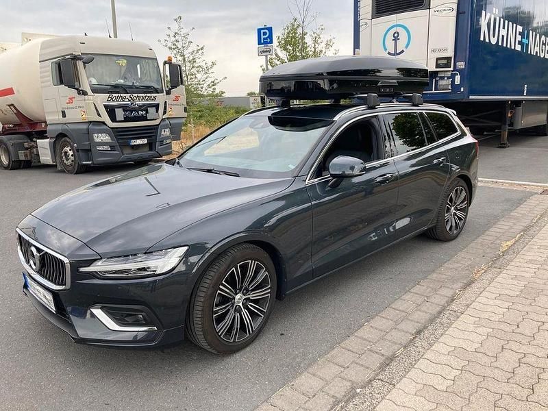 Gebraucht Volvo V60 190 PS (139 kW) 2019 Grau Kombi